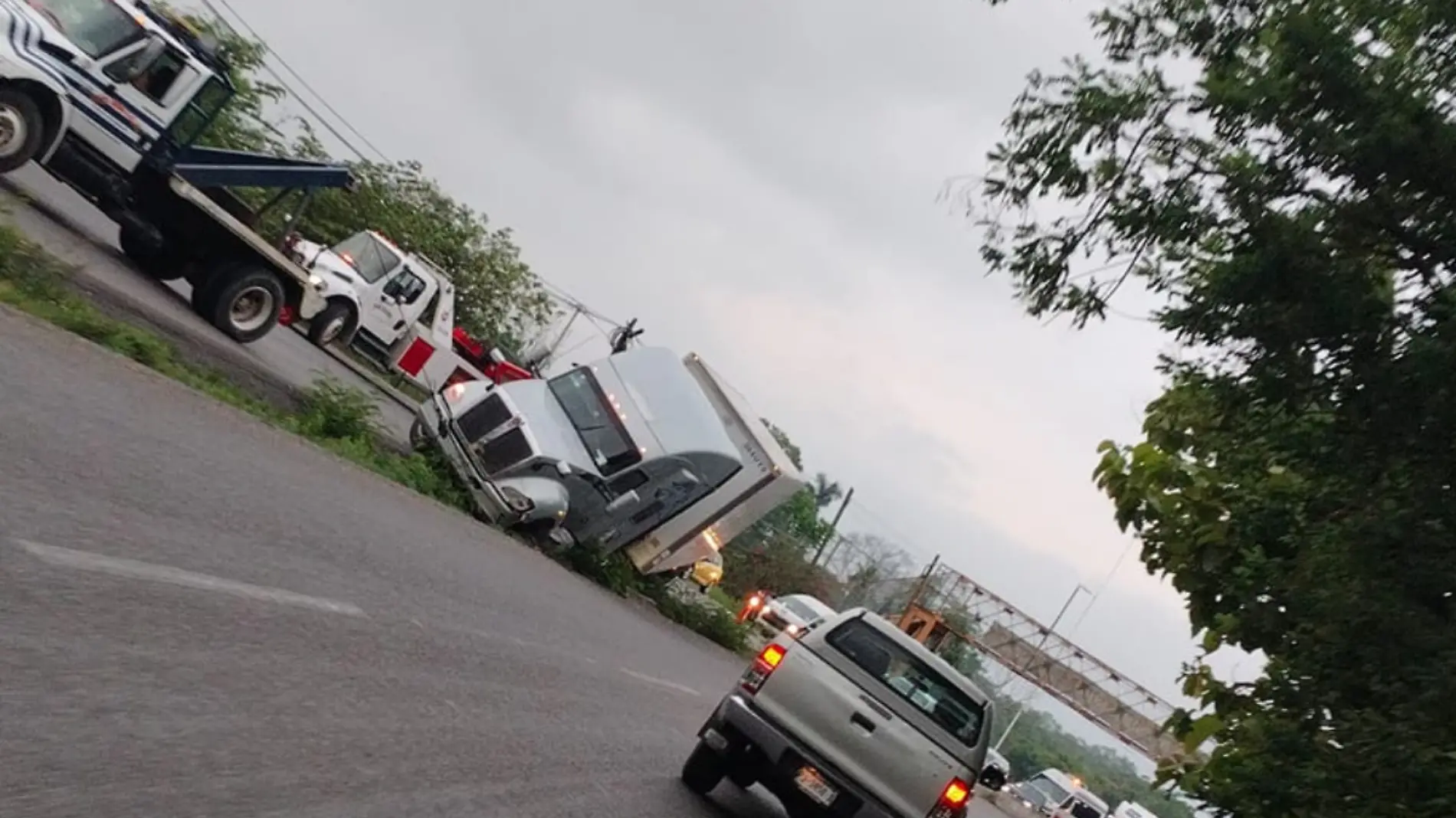 Accidente trailer tabasco1